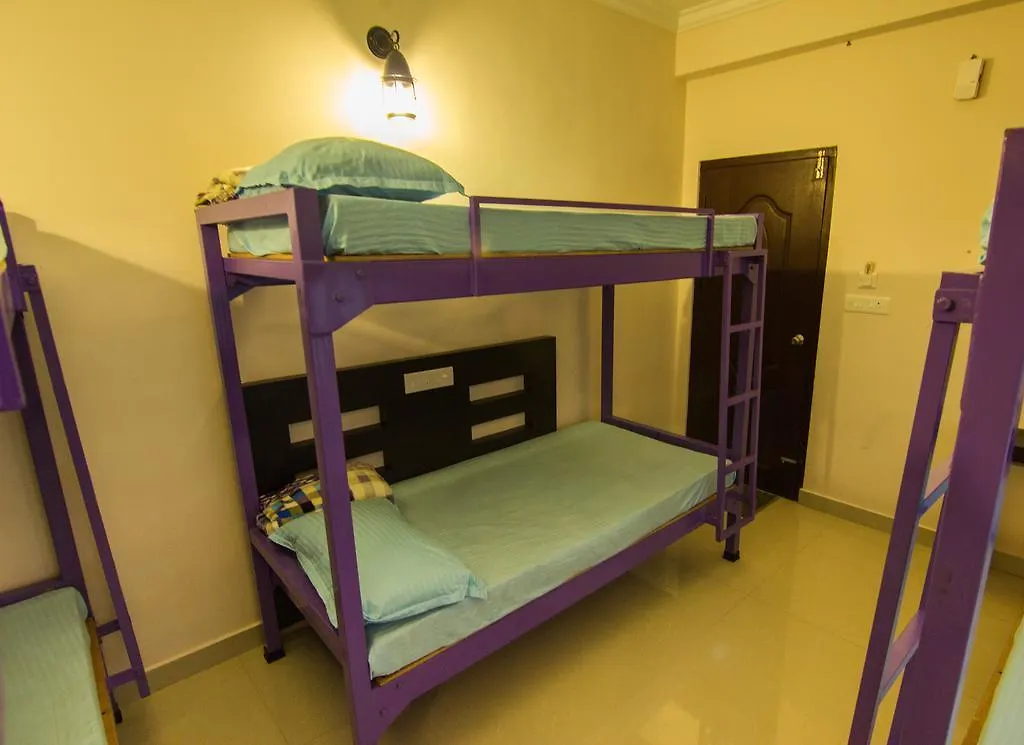 Vedanta Wake Up-Kumily Town Center Hotel